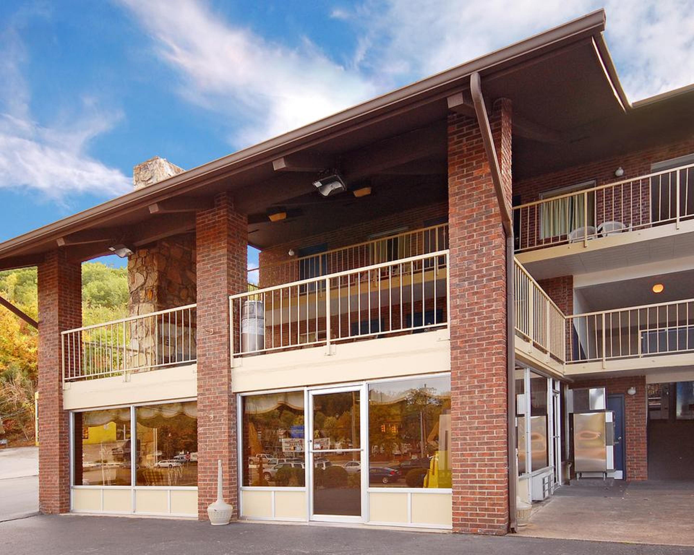 Wild Bear Inn Pigeon Forge Dış mekan fotoğraf